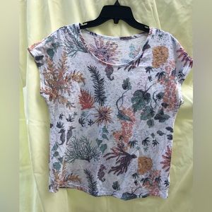 Coral Bay Medium Tee seashell/ seahorse/botanical print